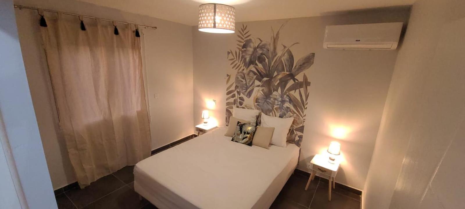 Les Gîtes Kajou Bouillante Chambre photo