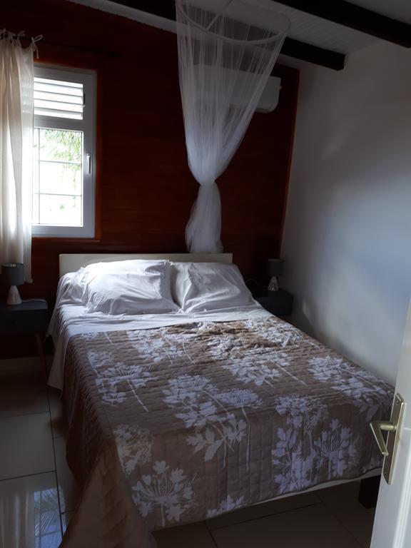 Les Gîtes Kajou Bouillante Extérieur photo